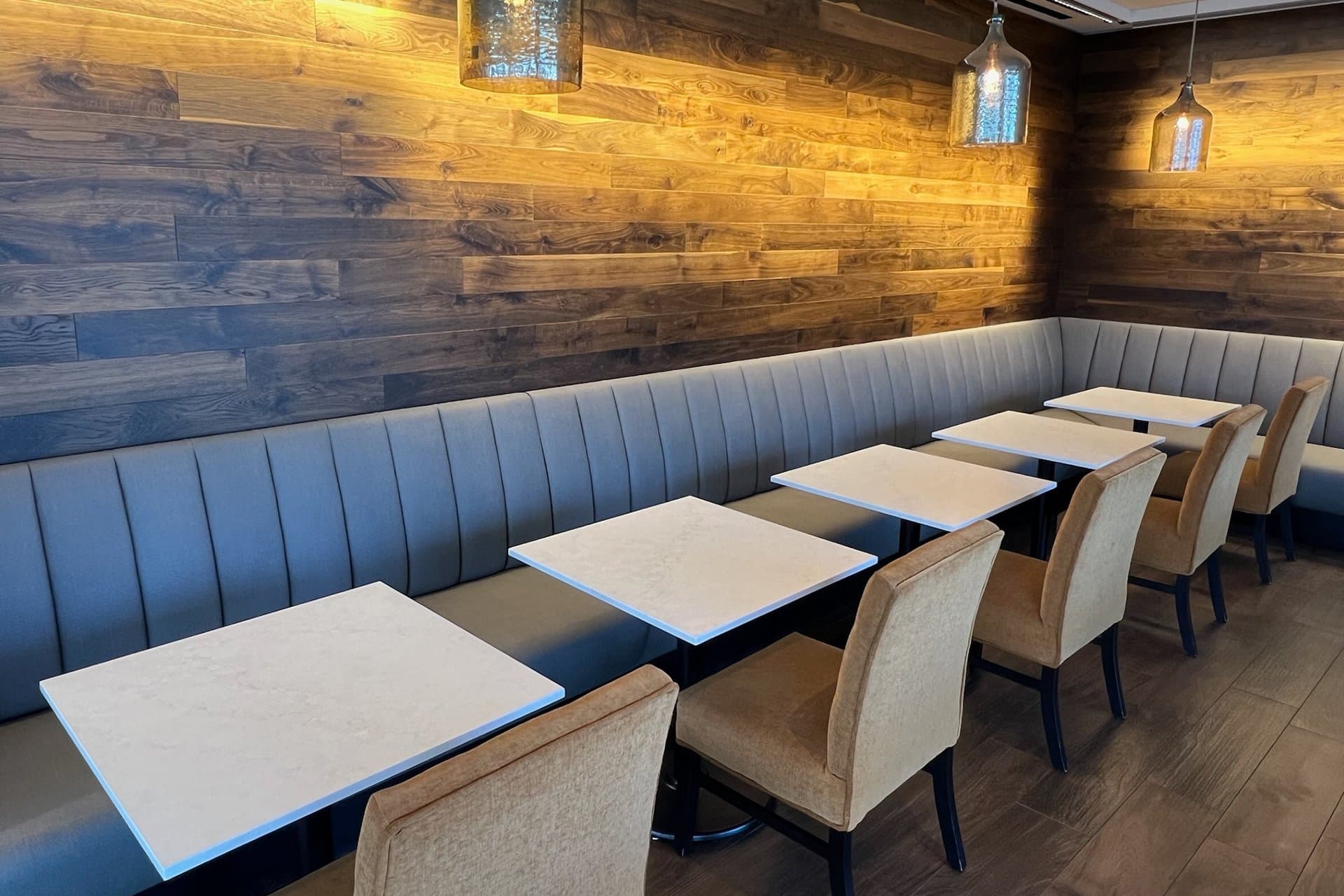 Linnstone's 5015 Byron White: Transforming Spaces with Premier Stone Surfaces